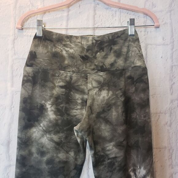 RACHEL ZOE  Tie-dye Capri Athletic Activewear Yoga Leggings Small - Picture 4 of 6